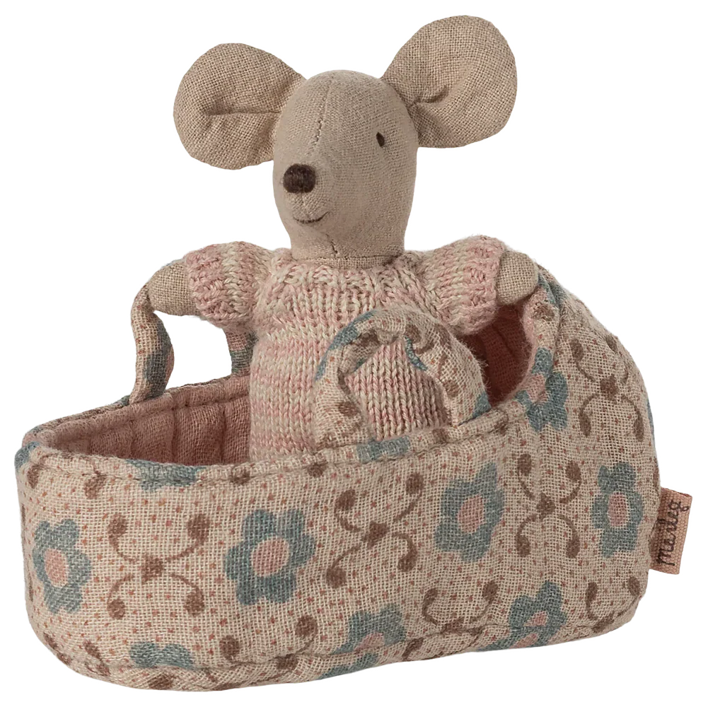 Baby Mouse in Carry Cot - Rose