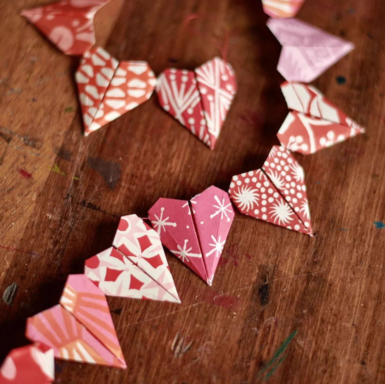Cambridge Imprint Origami Heart Garland Kit - Image 3