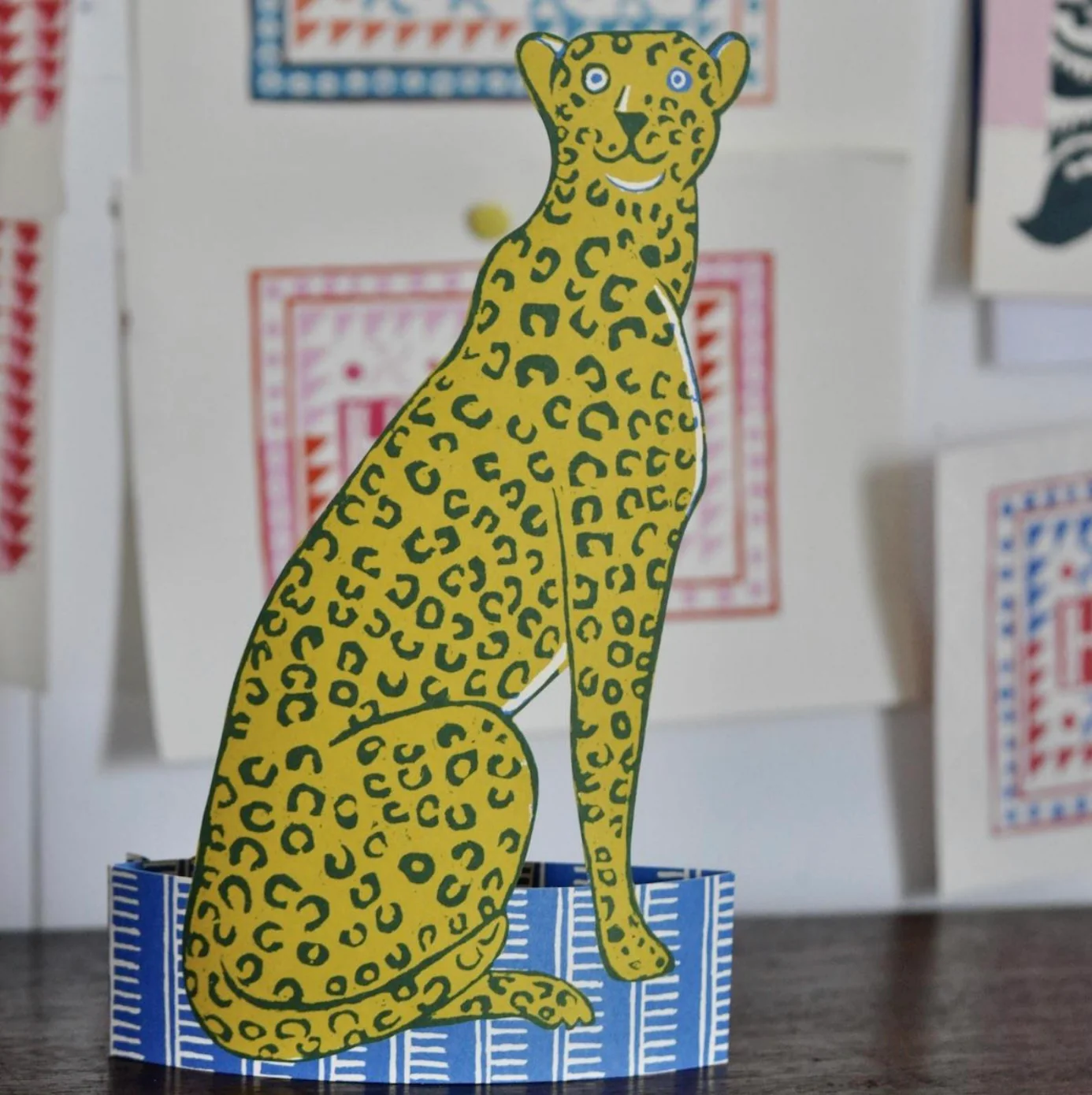 Giant Mantlepiece Managerie Greetings Card - Cheetah - Image 3