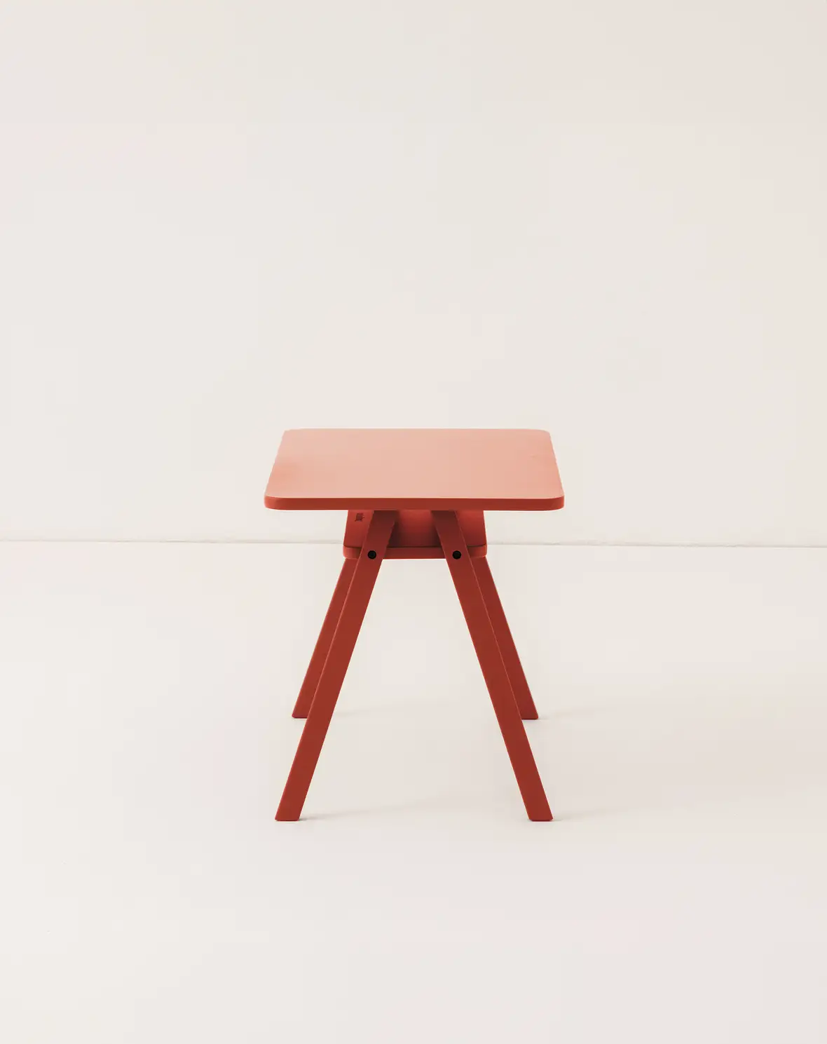 'Growing Green' Wooden Kids Table - Red - Image 8