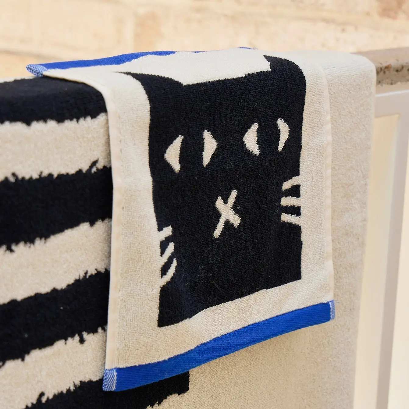 Lazy Cat Face Cloth by Donna Wilson - Image 2