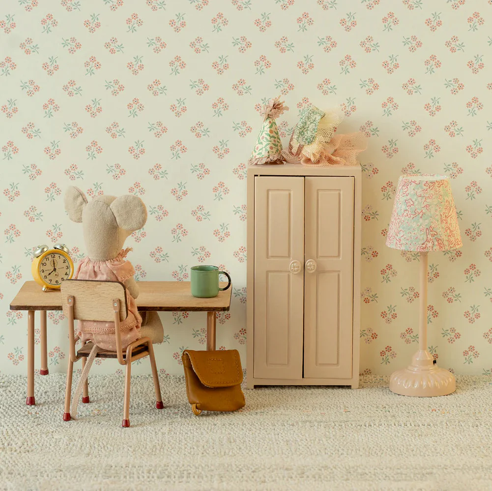 Maileg Vintage Floor Lamp Powder - Mouse - Image 2
