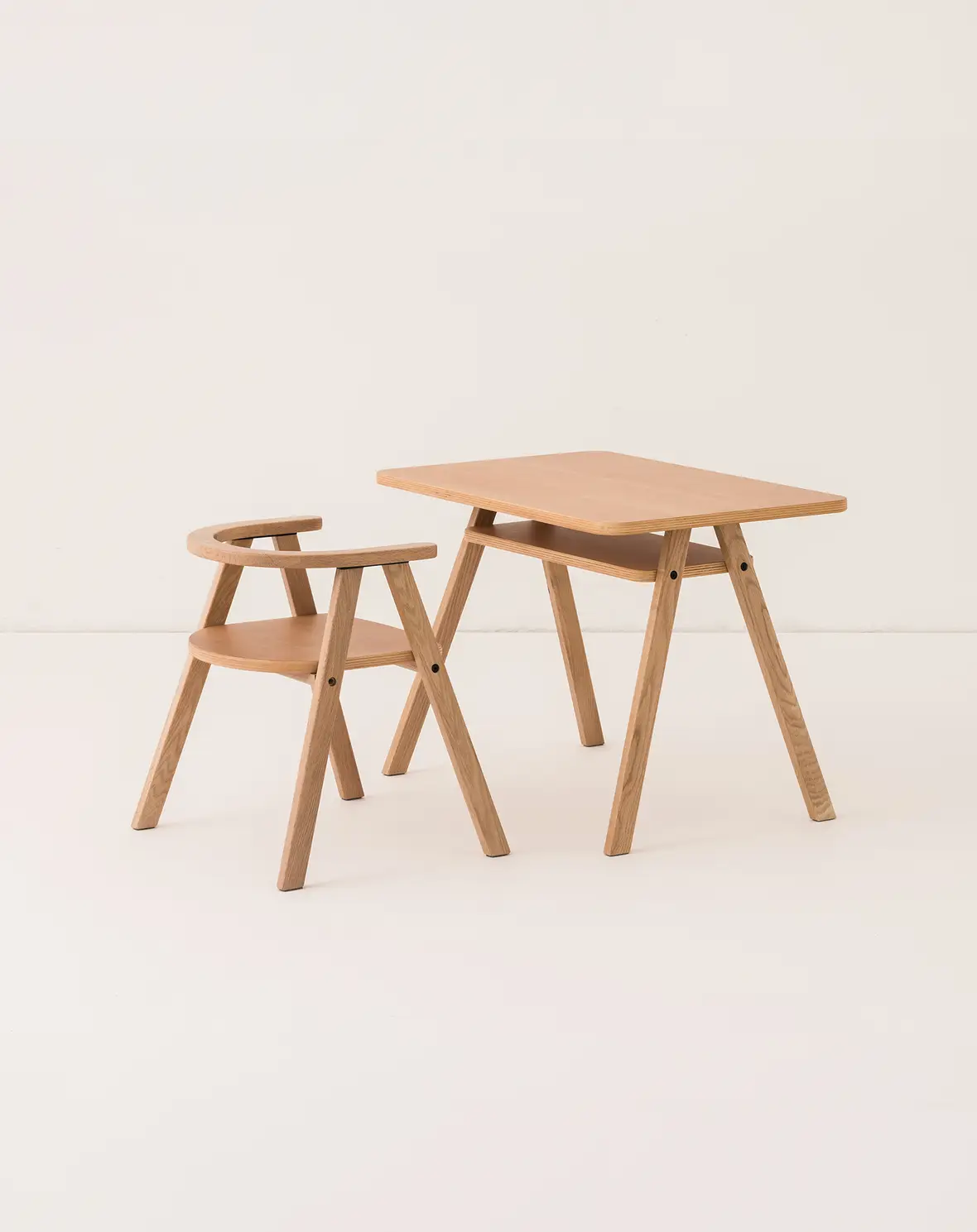 'Growing Green' Wooden Kids Chair - Image 17