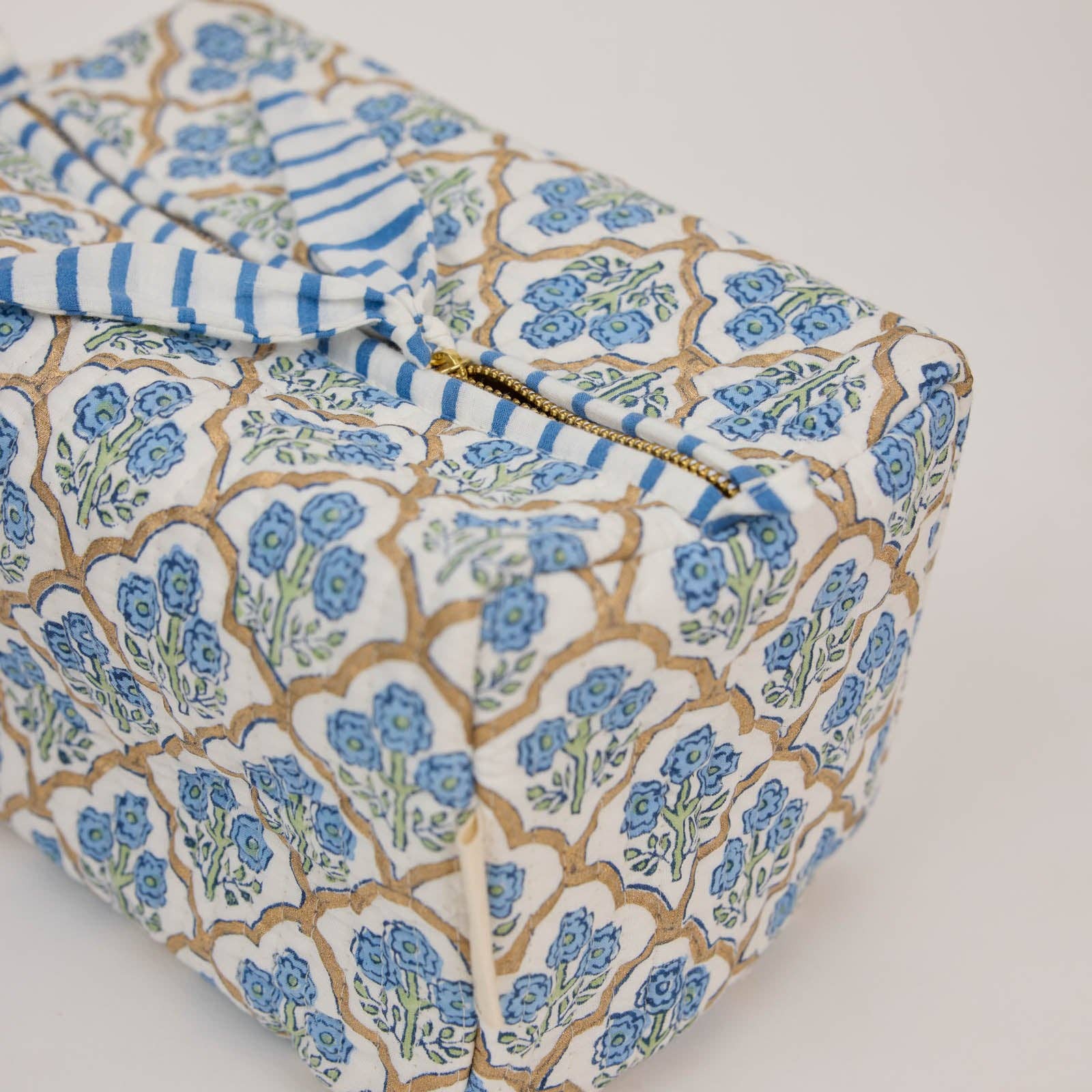 Organic Cotton Toiletry Bag (Large) - Trellis Indigo - Image 3