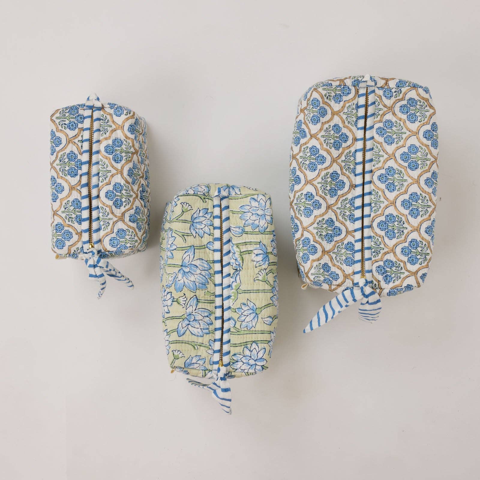 Organic Cotton Toiletry Bag (Large) - Trellis Indigo - Image 9