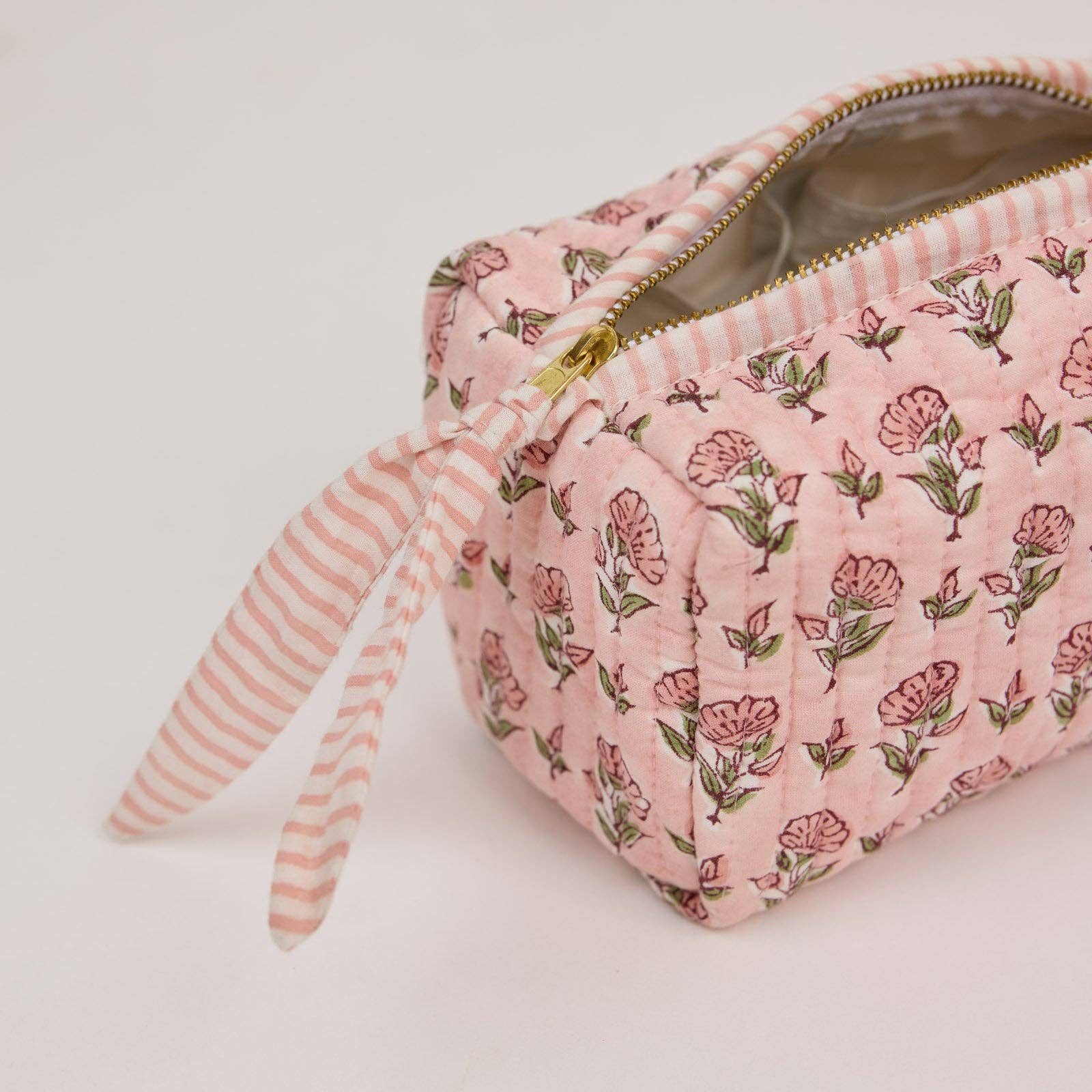 Organic Cotton Toiletry Bag (Small) - Ditsy Floral Blush - Image 5