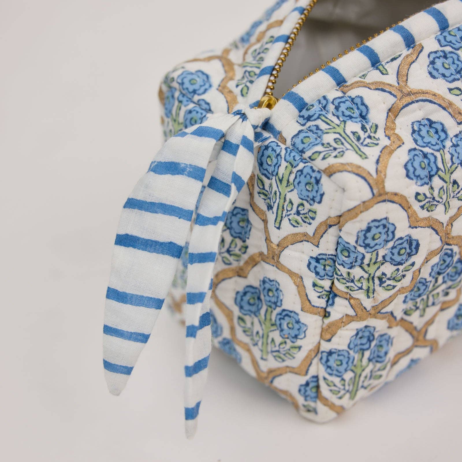 Organic Cotton Toiletry Bag (Small) - Trellis Indigo - Image 4