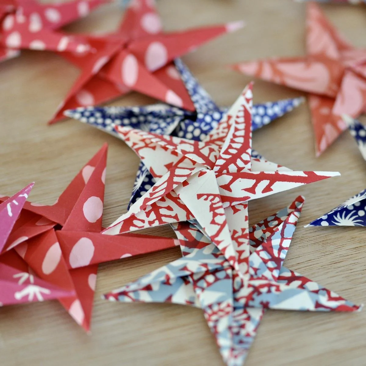 Cambridge Imprint Origami Star Garland Kit - Image 2