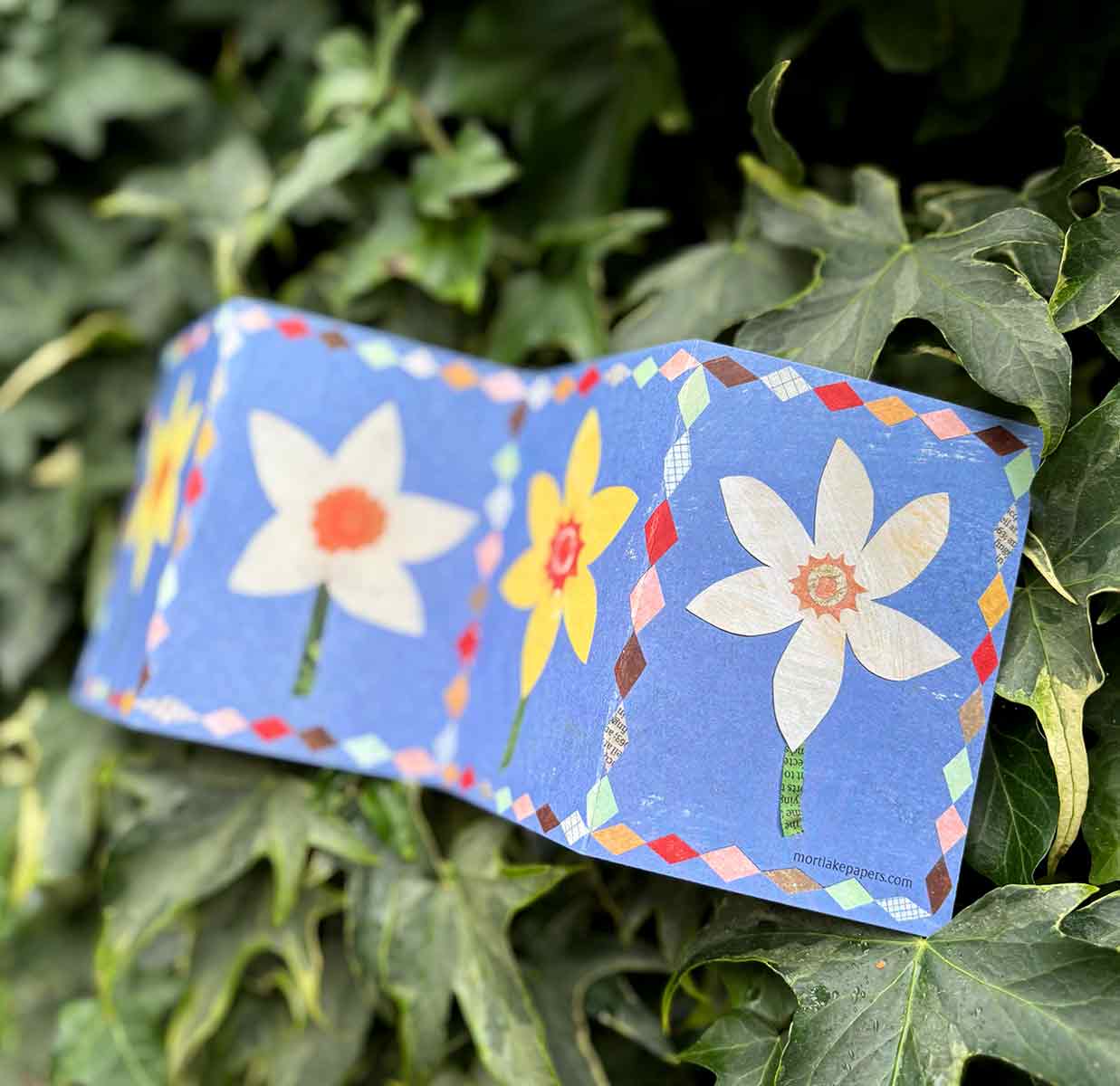 Patchwork Daffodil Concertina Card - Image 5