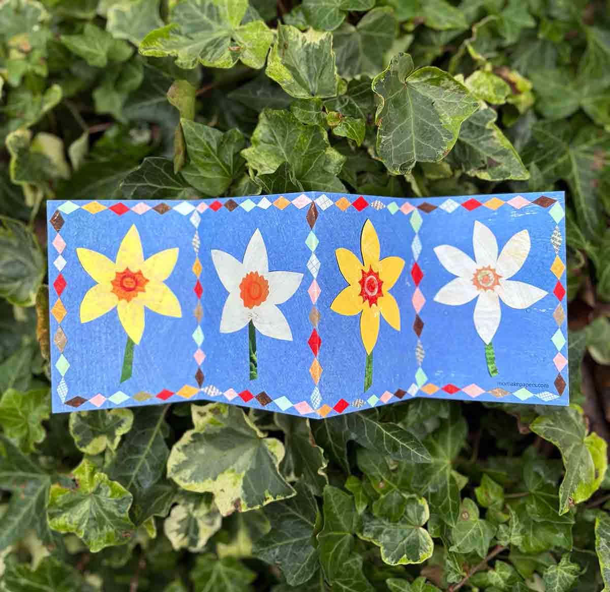 Patchwork Daffodil Concertina Card - Image 8
